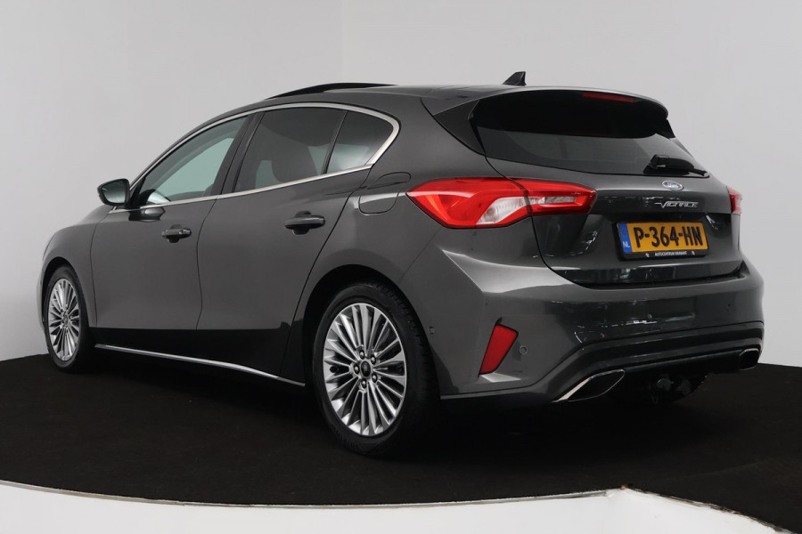 Ford Focus 1.0 EcoBoost Titanium Business (PANORAMADAK, TREKHAAK, ACHTERUITRIJCAMERA, STOEL/STUUR VERWARMING, SFEER)