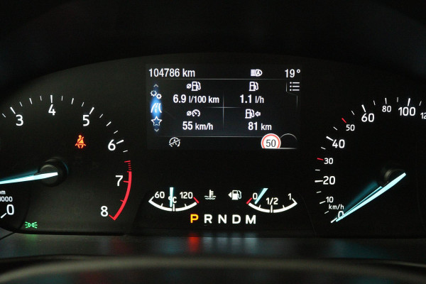 Ford Focus 1.0 EcoBoost Titanium Business (PANORAMADAK, TREKHAAK, ACHTERUITRIJCAMERA, STOEL/STUUR VERWARMING, SFEER)