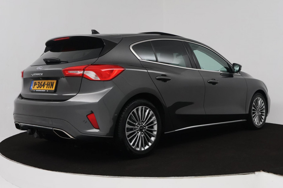 Ford Focus 1.0 EcoBoost Titanium Business (PANORAMADAK, TREKHAAK, ACHTERUITRIJCAMERA, STOEL/STUUR VERWARMING, SFEER)