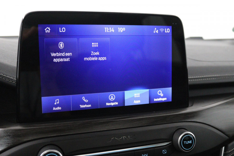 Ford Focus 1.0 EcoBoost Titanium Business (PANORAMADAK, TREKHAAK, ACHTERUITRIJCAMERA, STOEL/STUUR VERWARMING, SFEER)