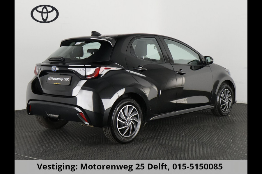 Toyota Yaris 1.5 HYBRIDE BLACKLINE GARANTIE 5-2034 AUTOMAAT. CLOUD NAVI. SLECHTS 11.000 KM.