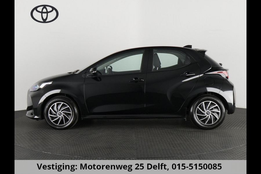 Toyota Yaris 1.5 HYBRIDE BLACKLINE GARANTIE 5-2034 AUTOMAAT. CLOUD NAVI. SLECHTS 11.000 KM.