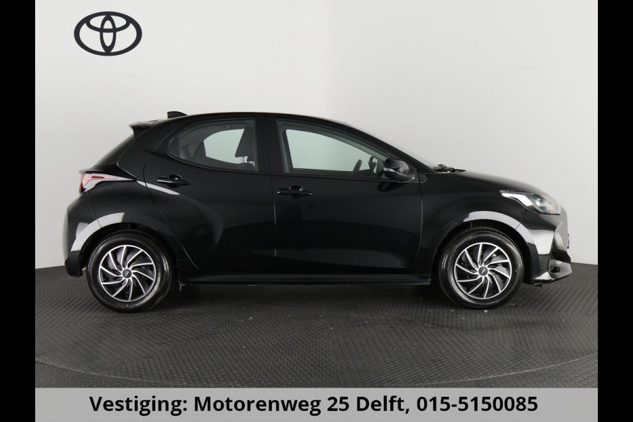 Toyota Yaris 1.5 HYBRIDE BLACKLINE GARANTIE 5-2034 AUTOMAAT. CLOUD NAVI. SLECHTS 11.000 KM.