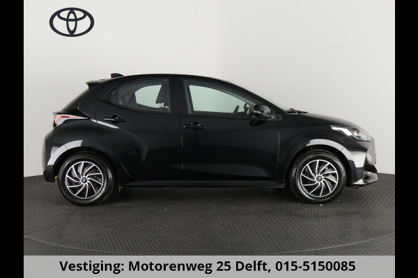 Toyota Yaris 1.5 HYBRIDE BLACKLINE GARANTIE 5-2034 AUTOMAAT. CLOUD NAVI. SLECHTS 11.000 KM.