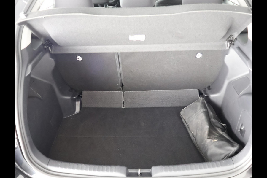 Toyota Yaris 1.5 HYBRIDE BLACKLINE GARANTIE 5-2034 AUTOMAAT. CLOUD NAVI. SLECHTS 11.000 KM.