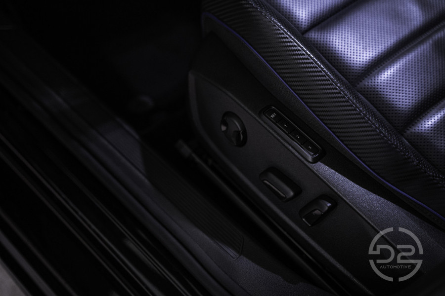 Volkswagen Golf 2.0 TSI R 4Motion Performance 320PK | Akrapovic | Leder&Memory | Harman/Kardon | VOL! 12 MND Garantie