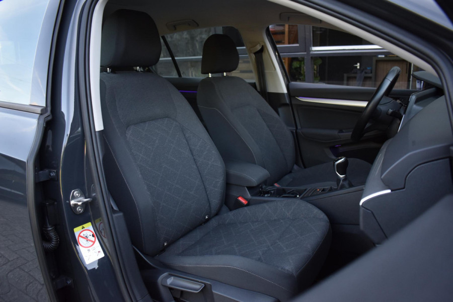 Volkswagen Golf 1.5 TSI Life Business Lane ACC Keyless Sfeer Stoelvw