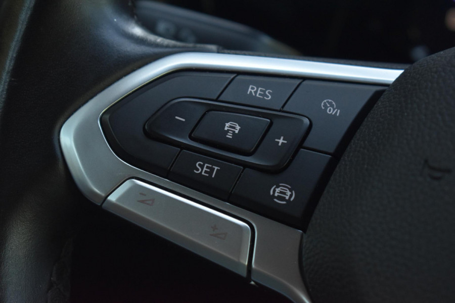 Volkswagen Golf 1.5 TSI Life Business Lane ACC Keyless Sfeer Stoelvw