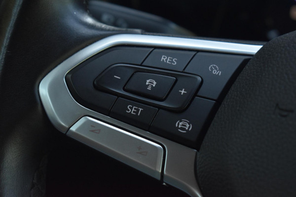 Volkswagen Golf 1.5 TSI Life Business Lane ACC Keyless Sfeer Stoelvw