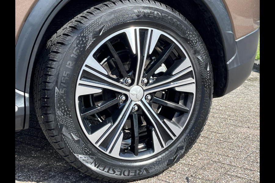 Mitsubishi Eclipse Cross 1.5 DI-T 4WD First Edition 163pk Automaat | Adaptieve Cruise | Head Up Display | Full Leder | | Panorama dak | Stoelverwarming | 1.600kg Trekgewicht!