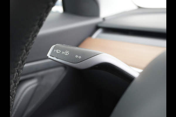 Tesla Model 3 RWD SR+ 60kWh 325PK Trekhaak FSD 3-Computer 18" AutoPilot Leder PanoDak Adaptive-Cruise Lmv Camera's Elektr.-Stuur+Stoelen+Spieg Navi LED Comfortstoelen ACC DAB Voorverwarmen interieur via App Keyless via Telefoonsleutel One-Pedal-Drive Origineel Nederlandse auto tot 11kw laden thuis! 1.584kg licht! Accu Garantie tot 16-03-2028/160.000km