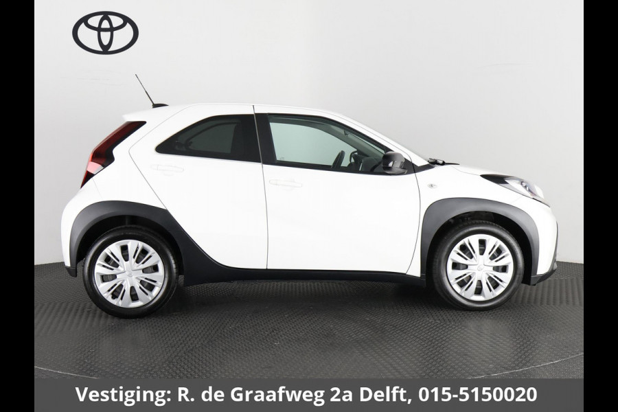 Toyota Aygo X 1.0 VVT-i MT Play | 1e eigenaar | Apple Carplay & AndroidAUTO | Privacy Glass | Camera |