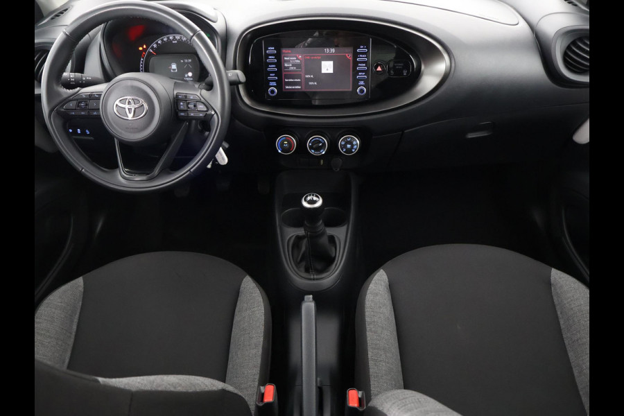 Toyota Aygo X 1.0 VVT-i MT Play | 1e eigenaar | Apple Carplay & AndroidAUTO | Privacy Glass | Camera |