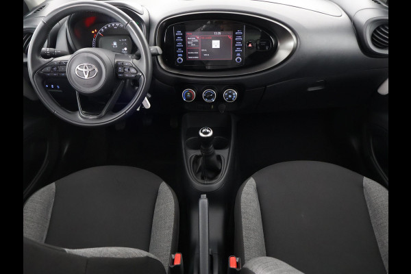 Toyota Aygo X 1.0 VVT-i MT Play | 1e eigenaar | Apple Carplay & AndroidAUTO | Privacy Glass | Camera |