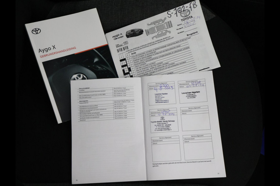 Toyota Aygo X 1.0 VVT-i MT Play | 1e eigenaar | Apple Carplay & AndroidAUTO | Privacy Glass | Camera |