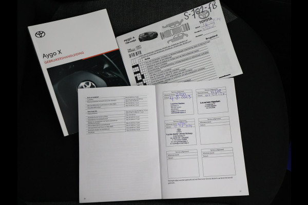Toyota Aygo X 1.0 VVT-i MT Play | 1e eigenaar | Apple Carplay & AndroidAUTO | Privacy Glass | Camera |