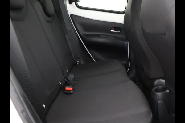 Toyota Aygo X 1.0 VVT-i MT Play | 1e eigenaar | Apple Carplay & AndroidAUTO | Privacy Glass | Camera |