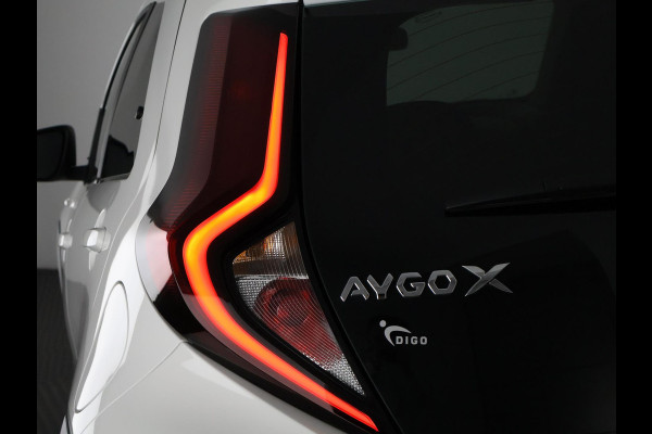 Toyota Aygo X 1.0 VVT-i MT Play | 1e eigenaar | Apple Carplay & AndroidAUTO | Privacy Glass | Camera |
