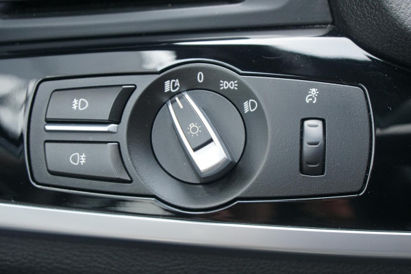 BMW X3 sDrive20i Centennial High Executive M SPORT / TREKHAAK ELEKTRISCH / INDIVIDUAL / CAMERA