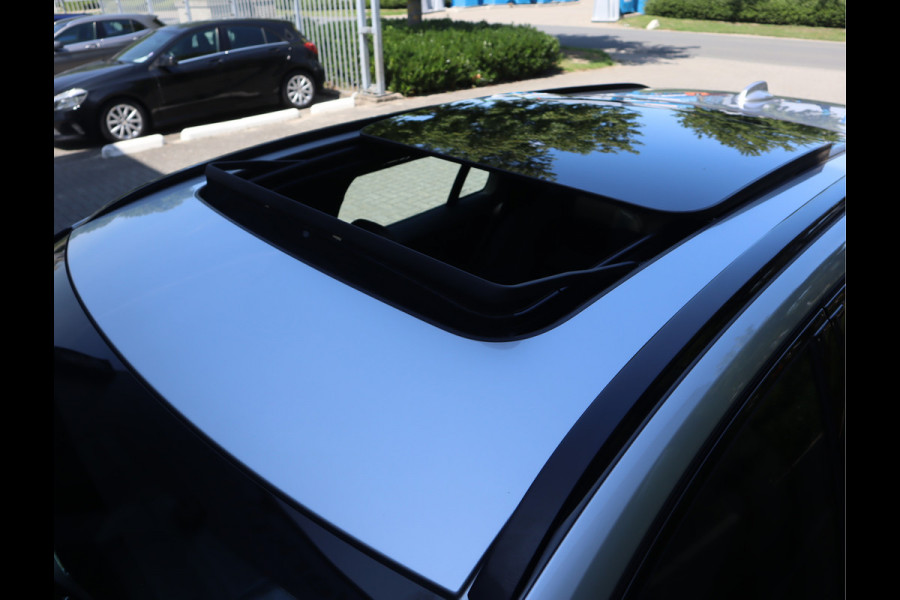 Volvo V60 2.0 T4 R-Design / Panoramadak / Trekhaak