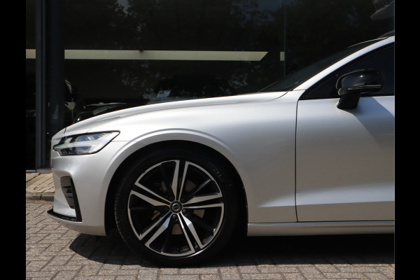 Volvo V60 2.0 T4 R-Design / Panoramadak / Trekhaak