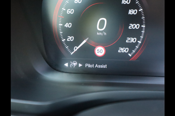 Volvo V60 2.0 T4 R-Design / Panoramadak / Trekhaak