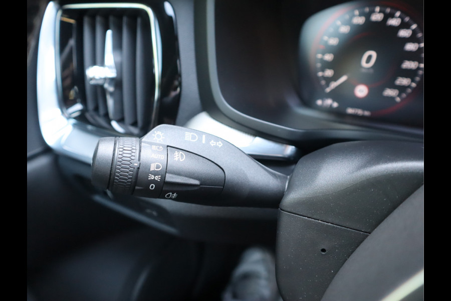 Volvo V60 2.0 T4 R-Design / Panoramadak / Trekhaak