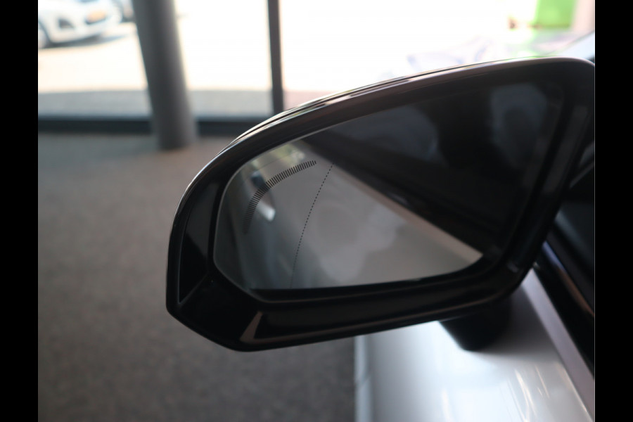 Volvo V60 2.0 T4 R-Design / Panoramadak / Trekhaak
