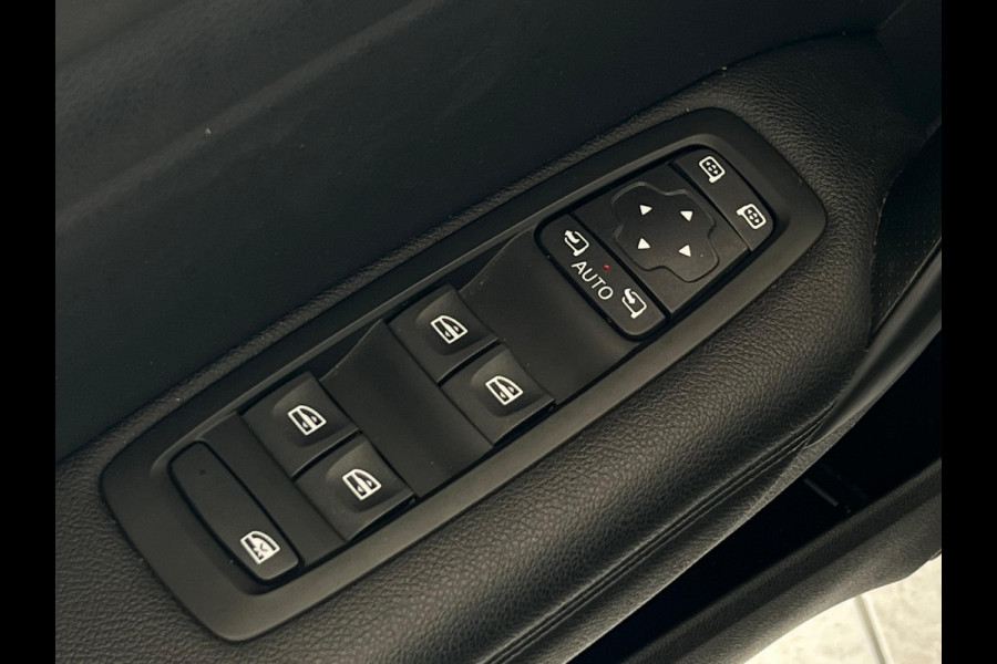 Renault MEGANE Estate 1.6 TCe 205 EDC GT PANODAK | STOELVERWARMING | LED