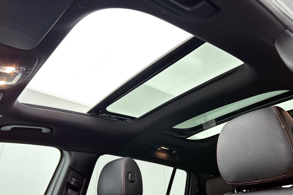 Mercedes-Benz Glb 200 Business Solution AMG | VOL! | 163PK | PANO | TrekH | Mem seats | StoelverW | AchterCAM | LaneAss | ETC