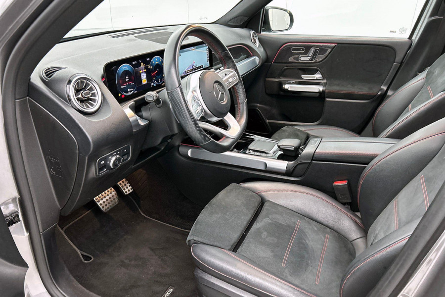 Mercedes-Benz Glb 200 Business Solution AMG | VOL! | 163PK | PANO | TrekH | Mem seats | StoelverW | AchterCAM | LaneAss | ETC