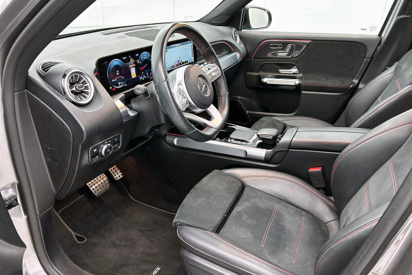 Mercedes-Benz Glb 200 Business Solution AMG | VOL! | 163PK | PANO | TrekH | Mem seats | StoelverW | AchterCAM | LaneAss | ETC