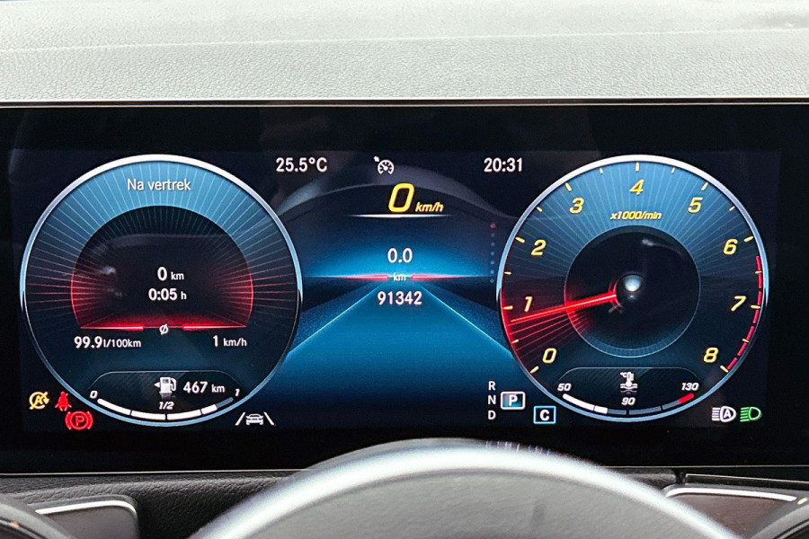 Mercedes-Benz Glb 200 Business Solution AMG | VOL! | 163PK | PANO | TrekH | Mem seats | StoelverW | AchterCAM | LaneAss | ETC