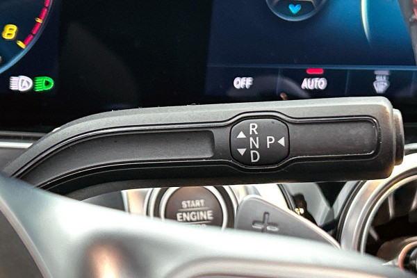 Mercedes-Benz Glb 200 Business Solution AMG | VOL! | 163PK | PANO | TrekH | Mem seats | StoelverW | AchterCAM | LaneAss | ETC
