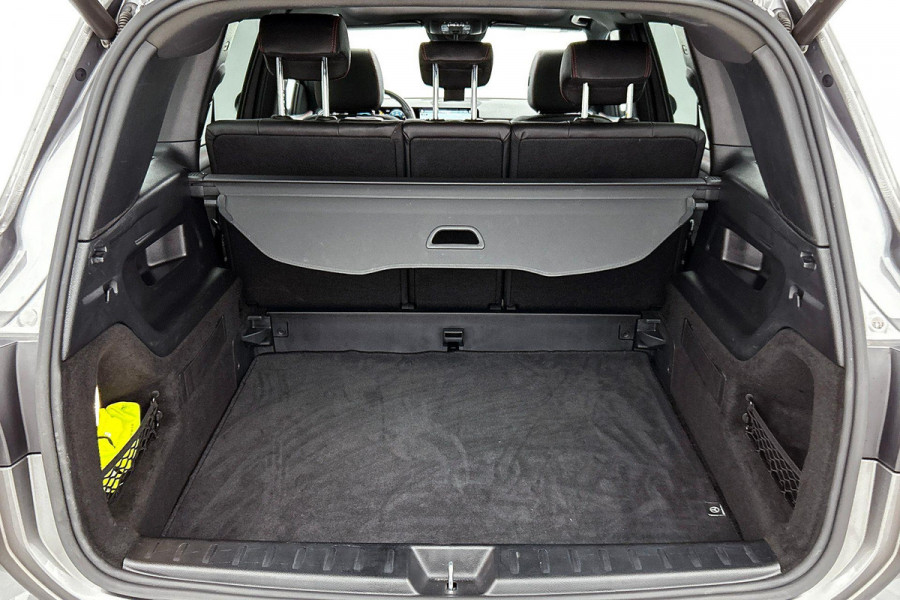 Mercedes-Benz Glb 200 Business Solution AMG | VOL! | 163PK | PANO | TrekH | Mem seats | StoelverW | AchterCAM | LaneAss | ETC