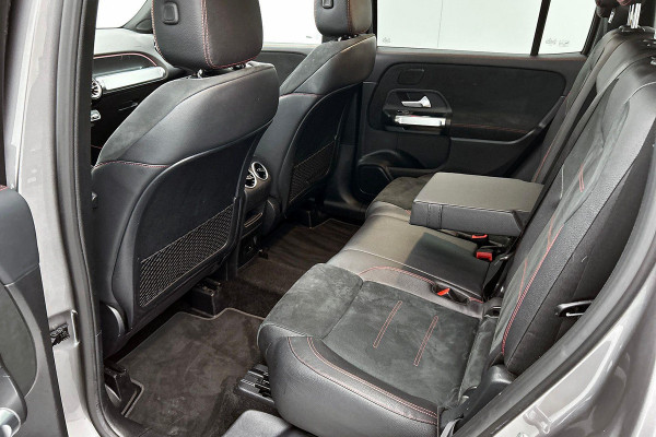 Mercedes-Benz Glb 200 Business Solution AMG | VOL! | 163PK | PANO | TrekH | Mem seats | StoelverW | AchterCAM | LaneAss | ETC
