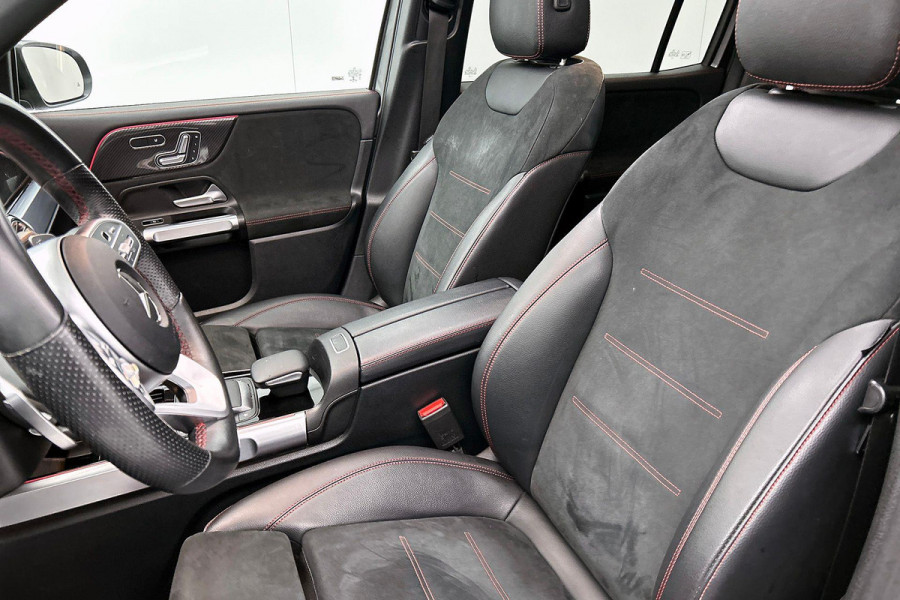 Mercedes-Benz Glb 200 Business Solution AMG | VOL! | 163PK | PANO | TrekH | Mem seats | StoelverW | AchterCAM | LaneAss | ETC