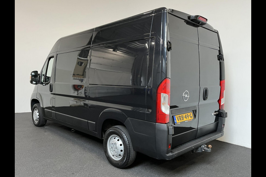 Opel Movano 140 PK L2H2 Edition Airco Navigatie Trekhaak Cruise control Nieuw Model Parkeersensoren