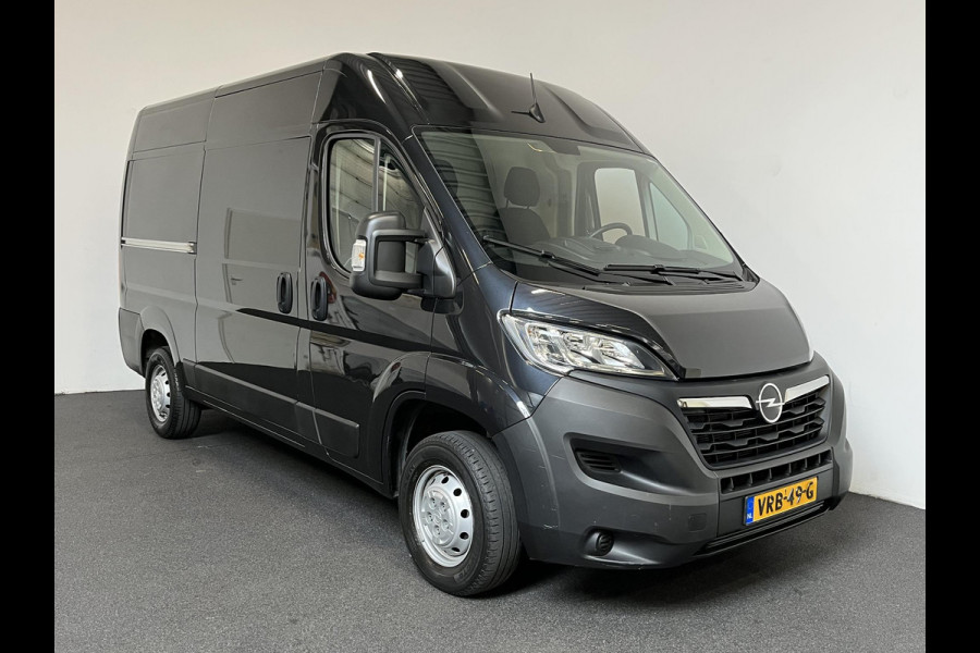 Opel Movano 140 PK L2H2 Edition Airco Navigatie Trekhaak Cruise control Nieuw Model Parkeersensoren