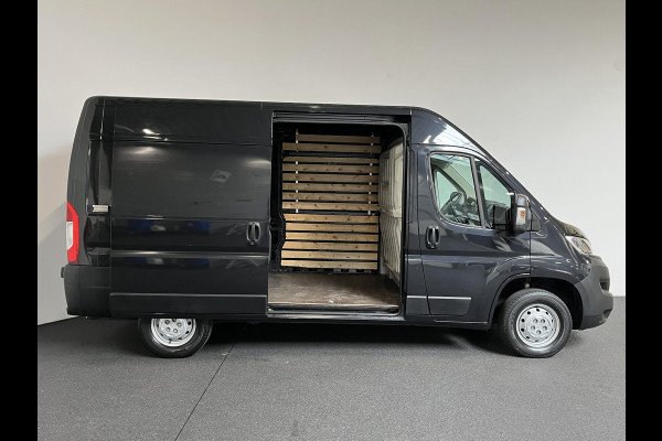 Opel Movano 140 PK L2H2 Edition Airco Navigatie Trekhaak Cruise control Nieuw Model Parkeersensoren