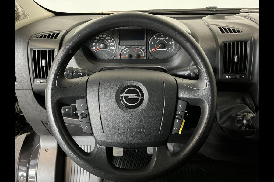 Opel Movano 140 PK L2H2 Edition Airco Navigatie Trekhaak Cruise control Nieuw Model Parkeersensoren