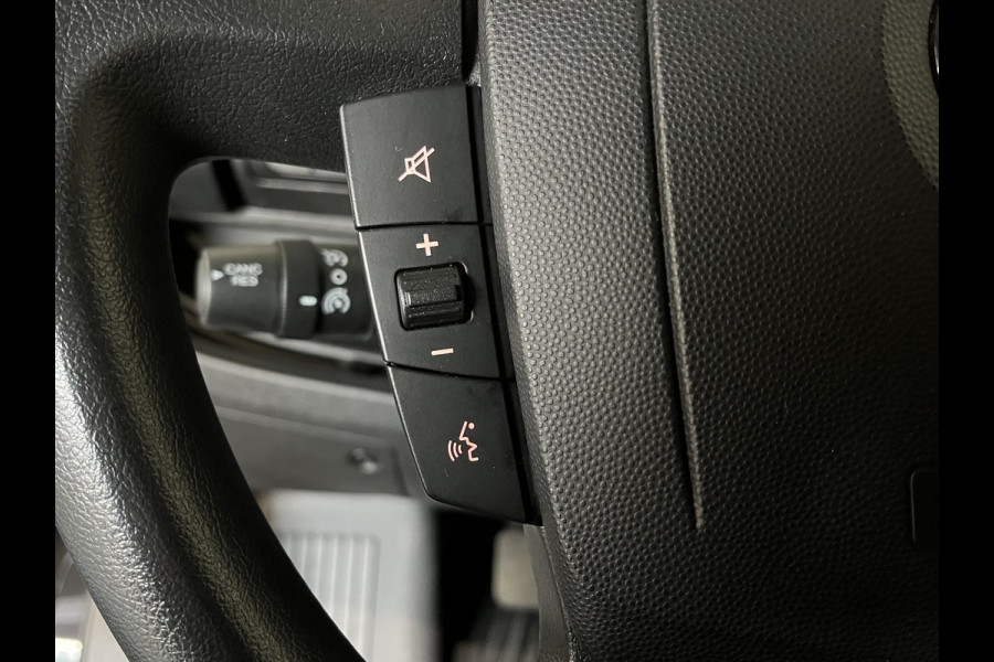 Opel Movano 140 PK L2H2 Edition Airco Navigatie Trekhaak Cruise control Nieuw Model Parkeersensoren