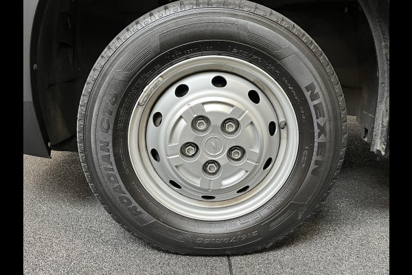 Opel Movano 140 PK L2H2 Edition Airco Navigatie Trekhaak Cruise control Nieuw Model Parkeersensoren