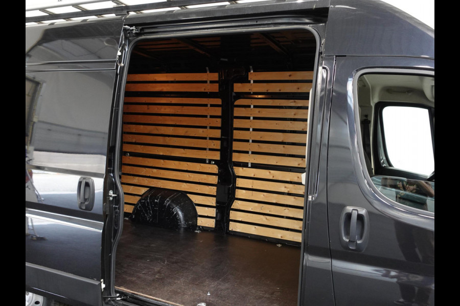 Opel Movano 140pk L2H2 Edition Airco Navigatie Parkeersensoren Trekhaak Cruise Imperiaal