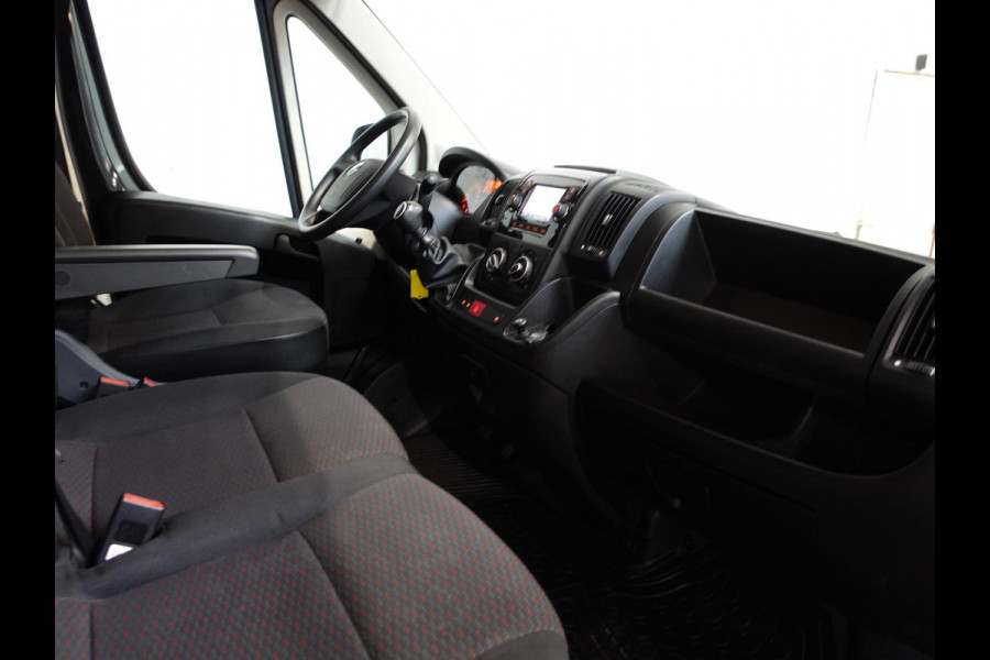 Opel Movano 140pk L2H2 Edition Airco Navigatie Parkeersensoren Trekhaak Cruise Imperiaal
