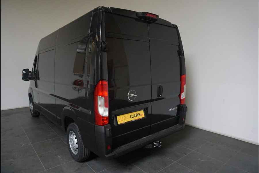 Opel Movano 140pk L2H2 Edition Navi Camera Parkeersensoren Trekhaak Cruise control Airco