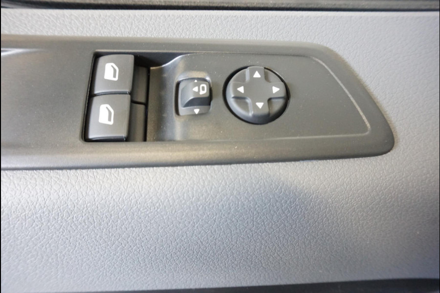 Opel Vivaro 1.5 CDTI L3H1 Dubbele Cabine Edition Airco Navigatie Trekhaak Parkeersensoren 6 Zits Camera