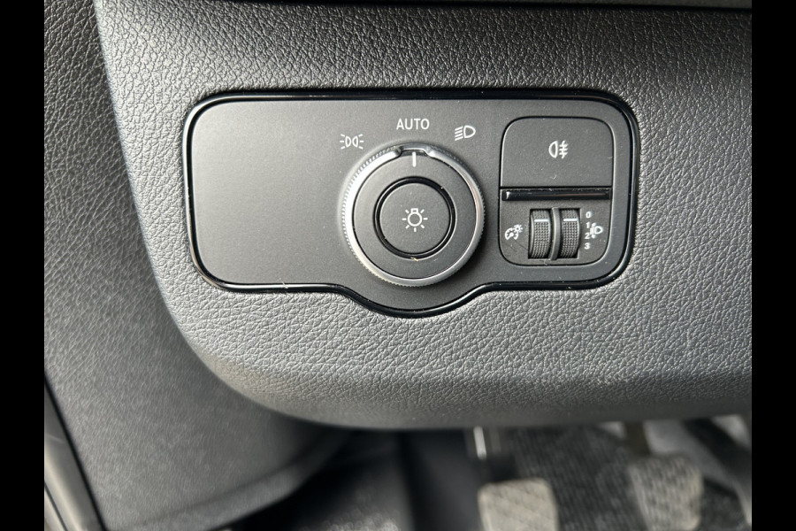 Mercedes-Benz Sprinter 317 CDI L2 H2 MBUX / Camera / Navigatie / Cruise control / Airco
