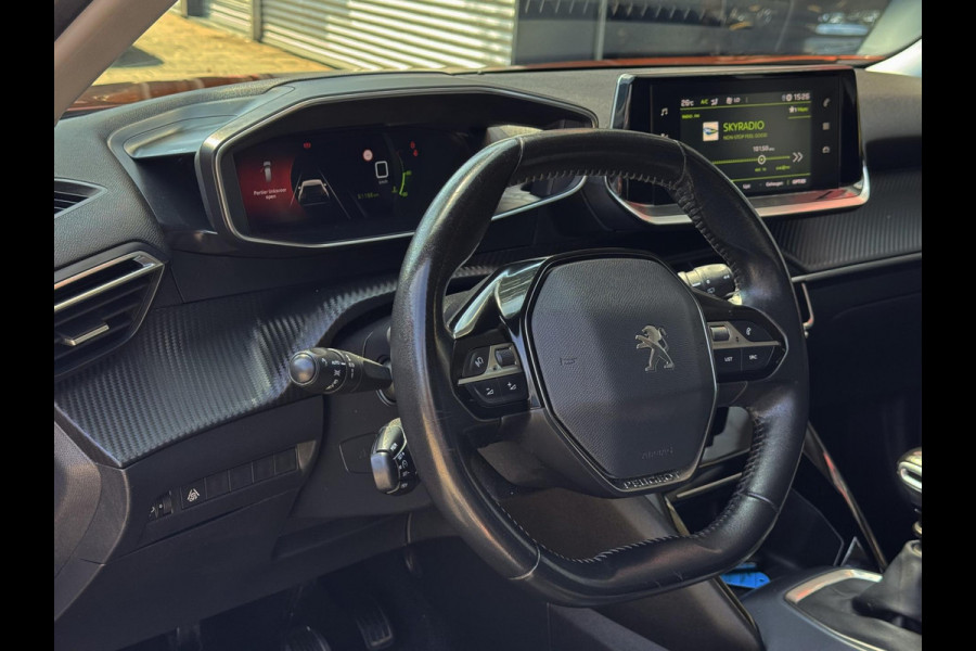 Peugeot 2008 1.2 PureTech Allure - Navigatie/Apple I Airco I LED I PDC & Achteruitrij camera I Sport velgen I Dealer onderhouden