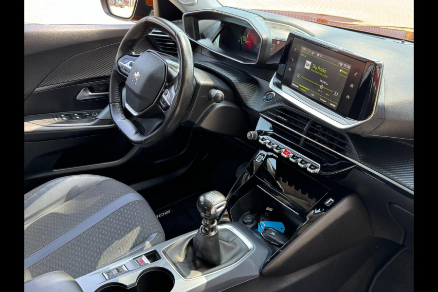 Peugeot 2008 1.2 PureTech Allure - Navigatie/Apple I Airco I LED I PDC & Achteruitrij camera I Sport velgen I Dealer onderhouden